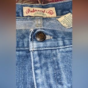 Mom/relaxed fit jeans